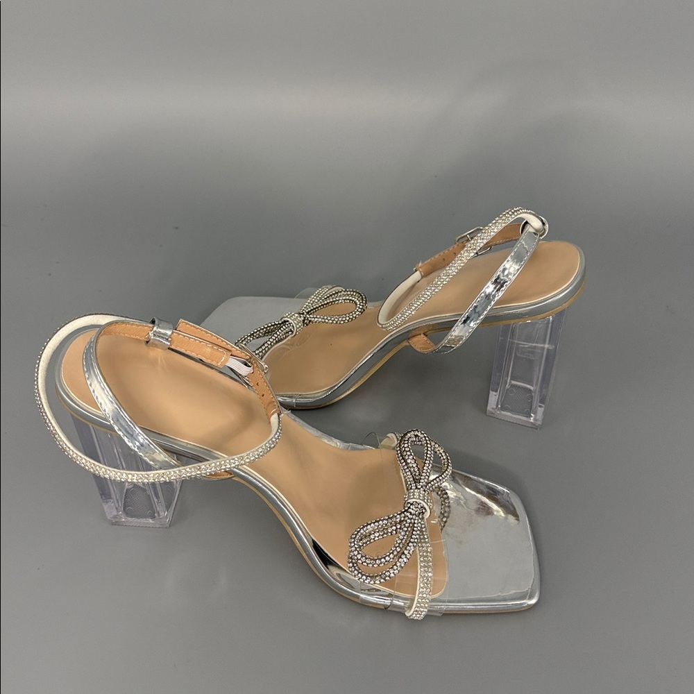 Elegant‎ Silver Strappy Women's Sandals 39/ US 8.5 - Picture 4 of 5